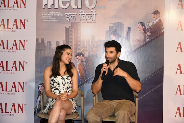 PromotionofupcomingBollywoodfilmMetroInDinoinKolkata_5